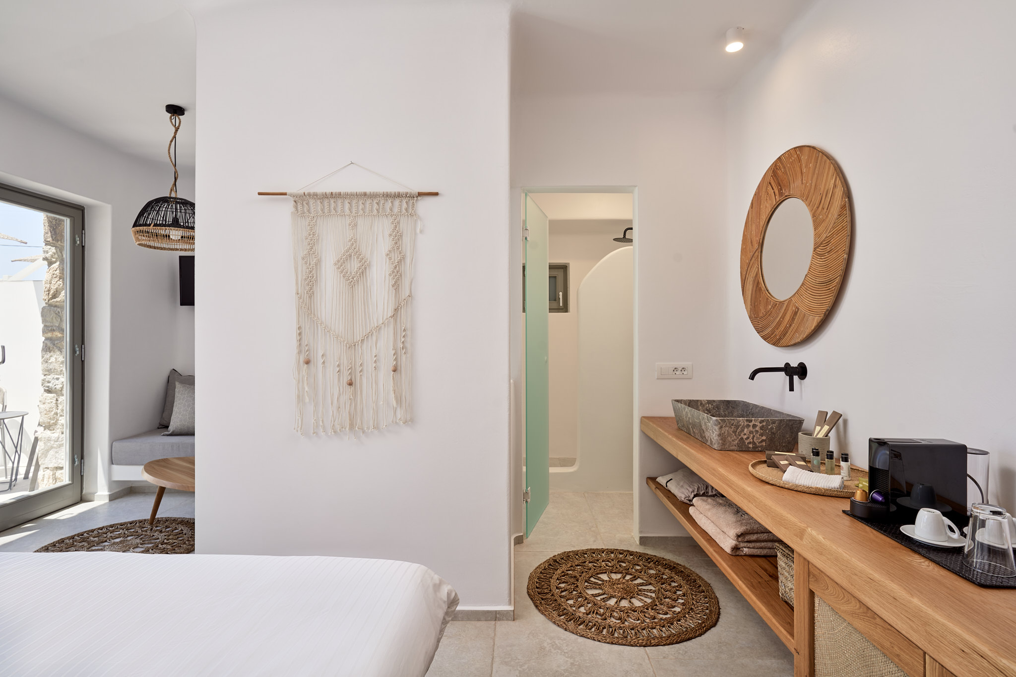 SB_ionic suites_web size_12