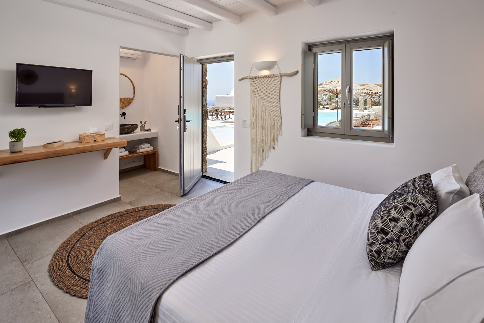 SB_ionic suites_web size_14