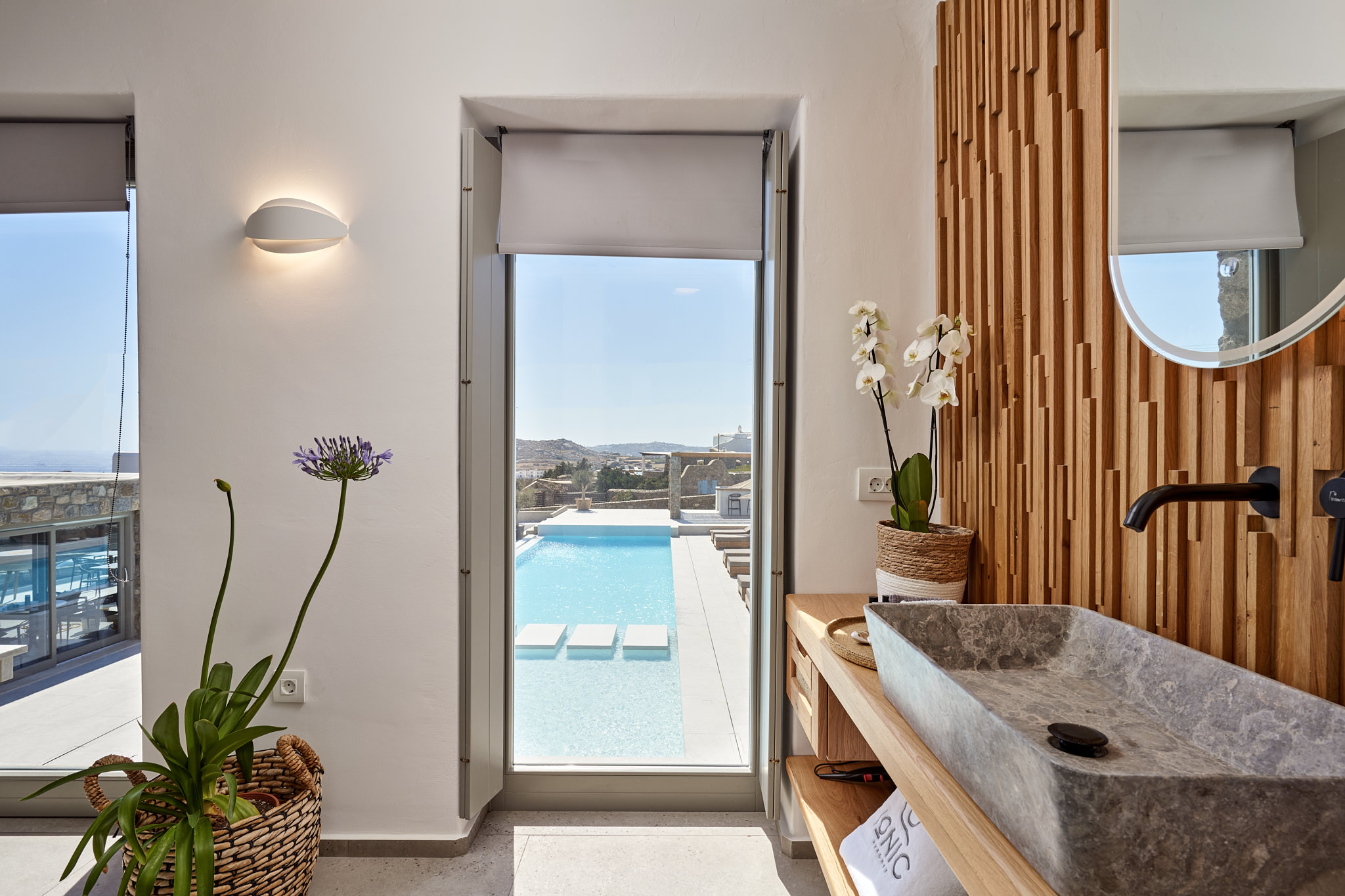 SB_ionic suites_web size_24