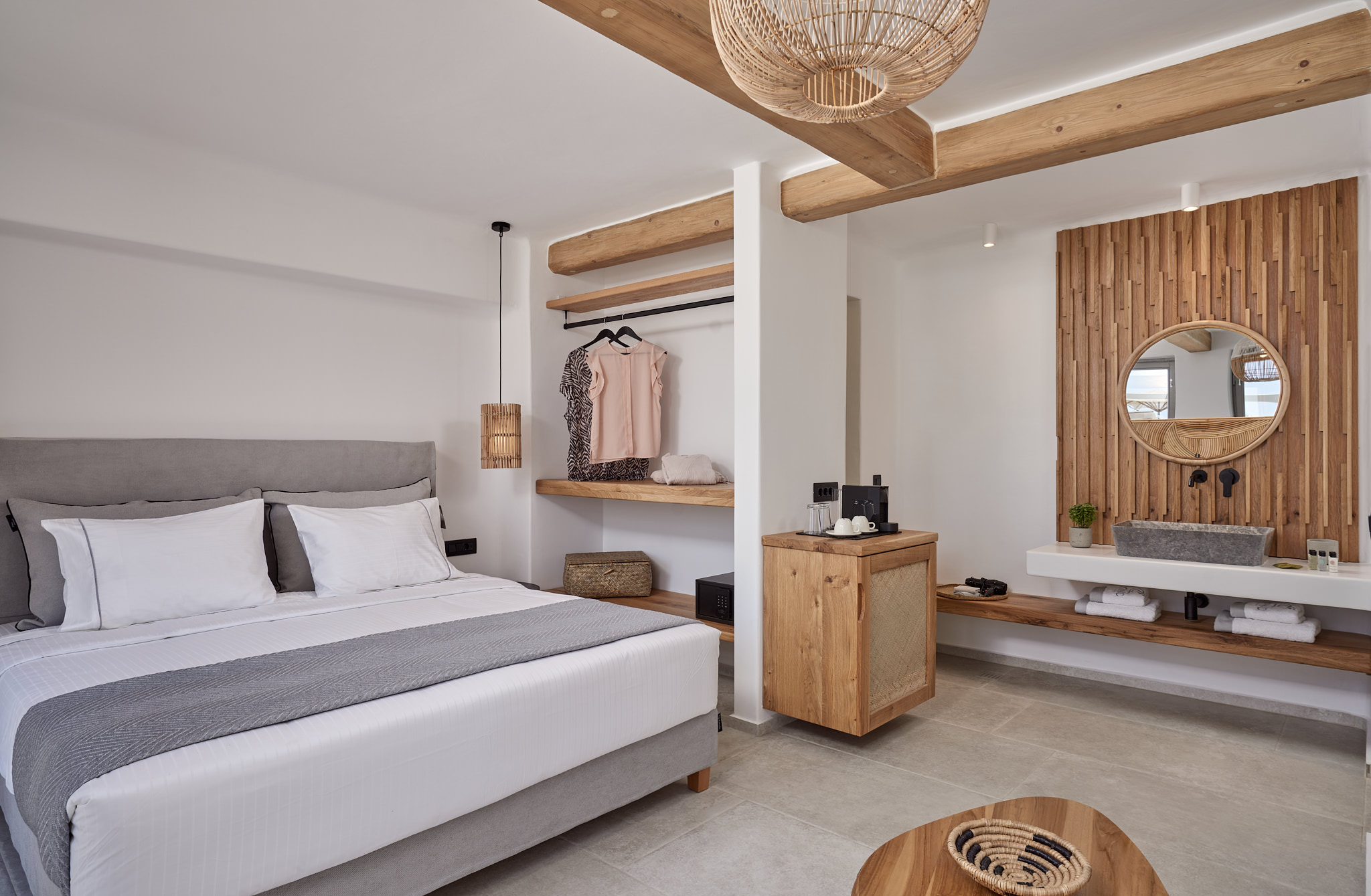 SB_ionic suites_web size_8